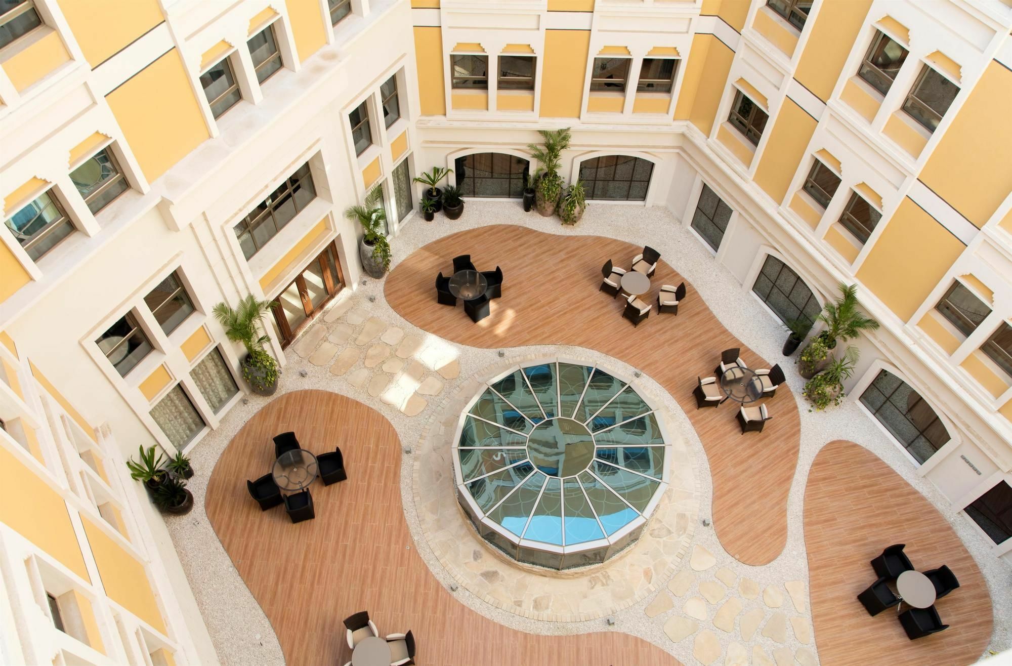 Coral Muscat Hotel And Apartments Eksteriør bilde