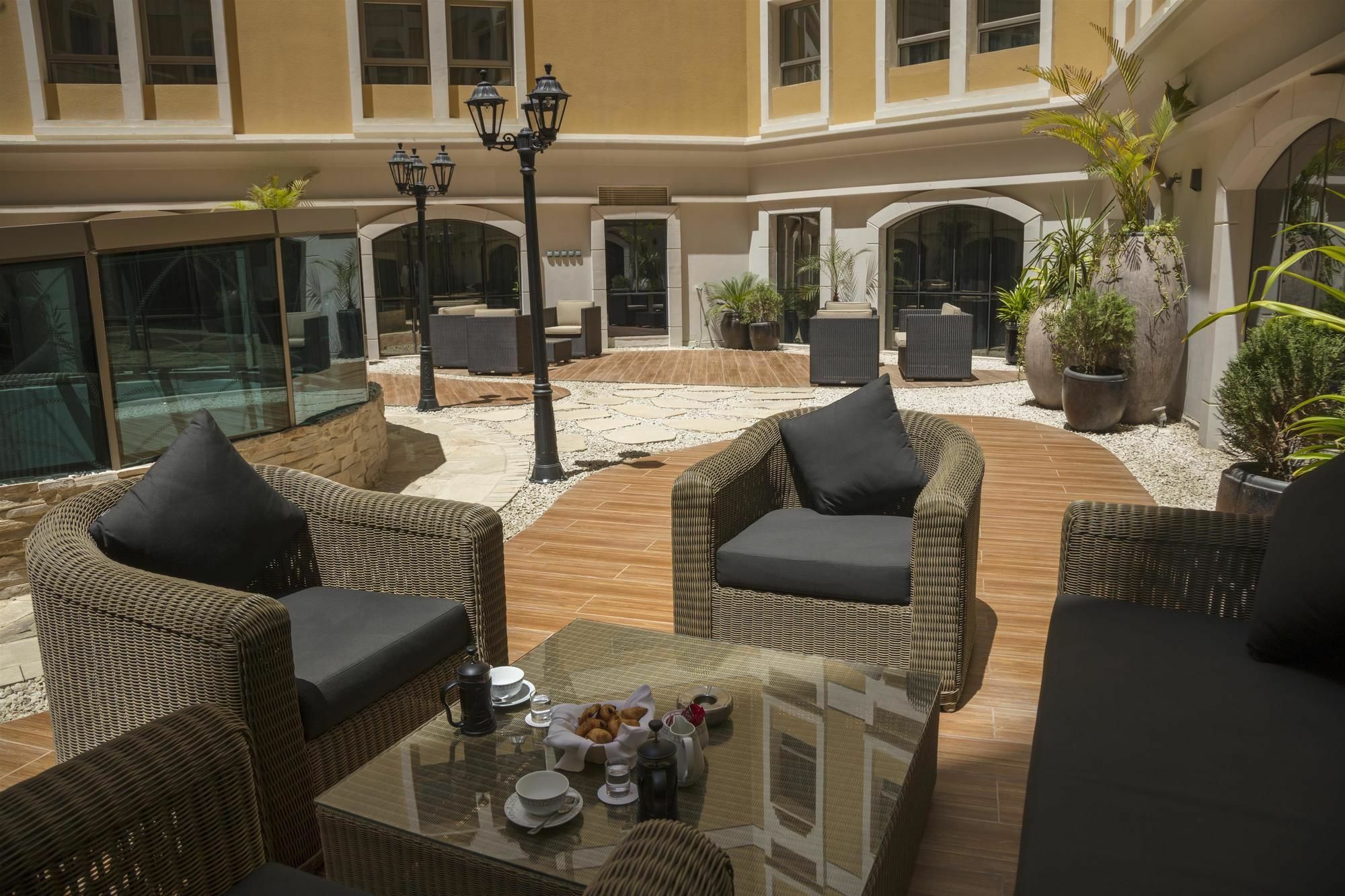 Coral Muscat Hotel And Apartments Eksteriør bilde